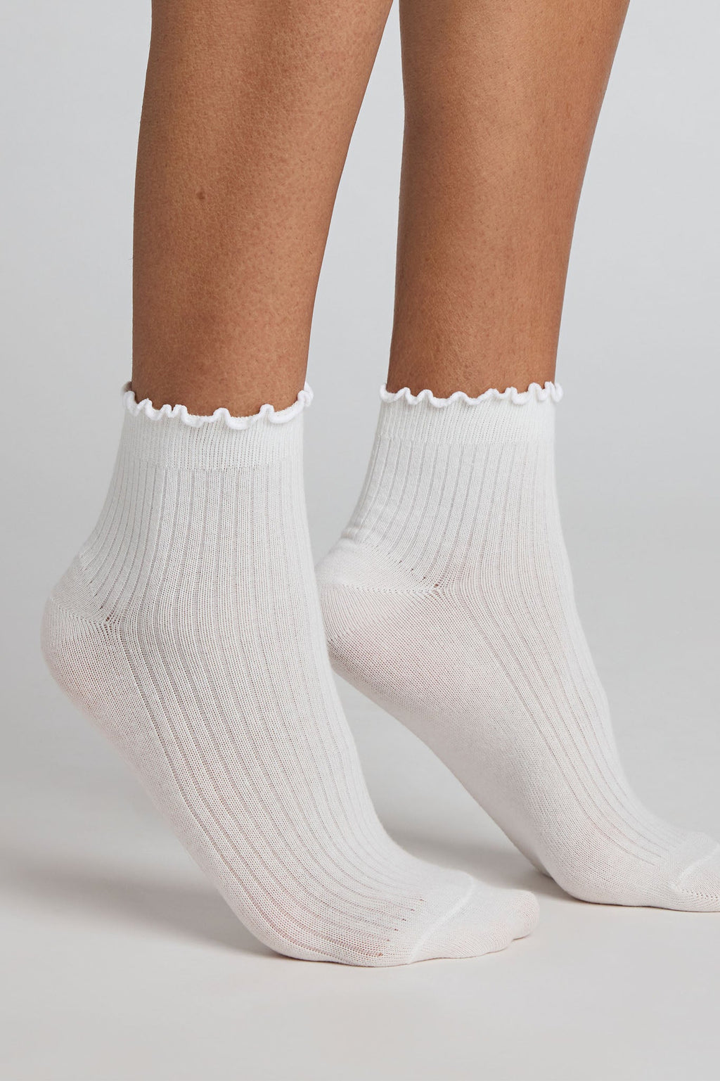 Flutter Sock in White (5-Pack)