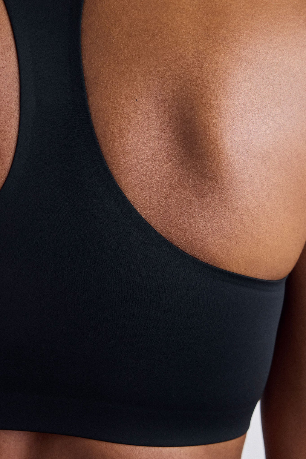 Base Sport – Racerback Top in Black